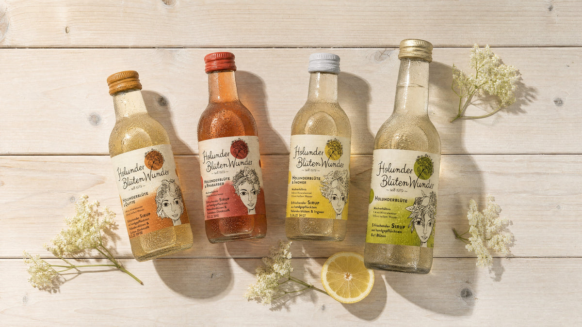 HolunderBlütenWunder Holunderblütensirup | Leni & Hans