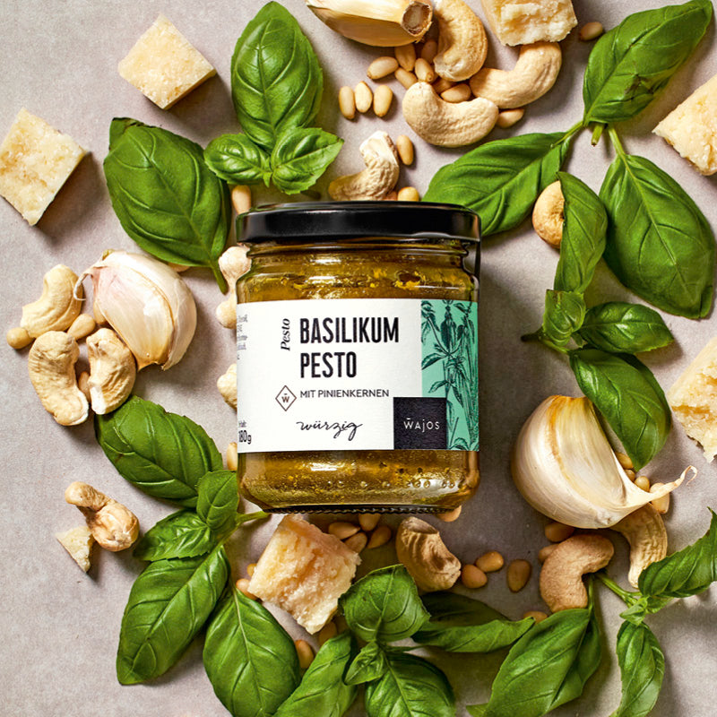 Wajos Basilikum Pesto mit Pinienkernen
